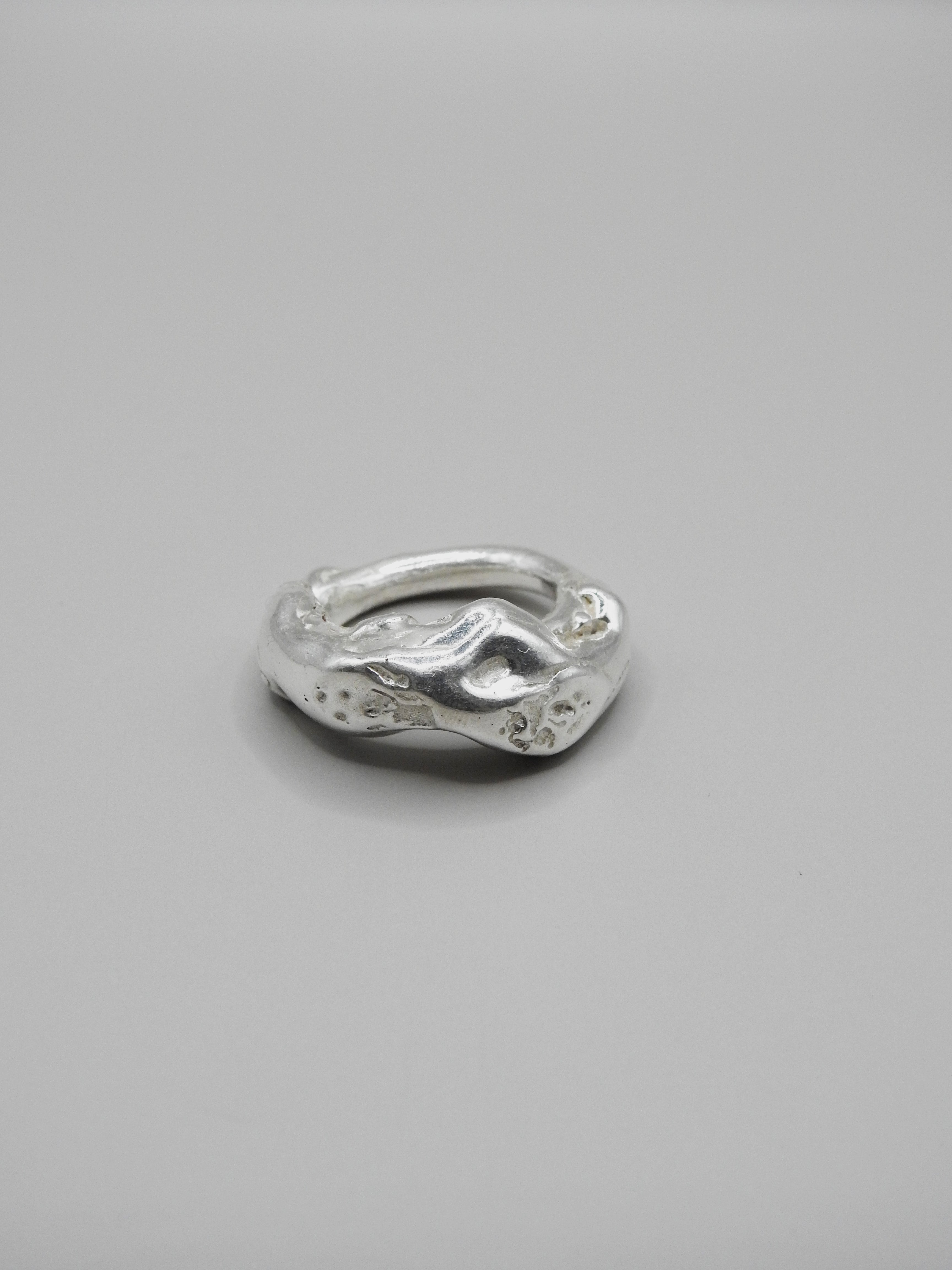 Dimple ring