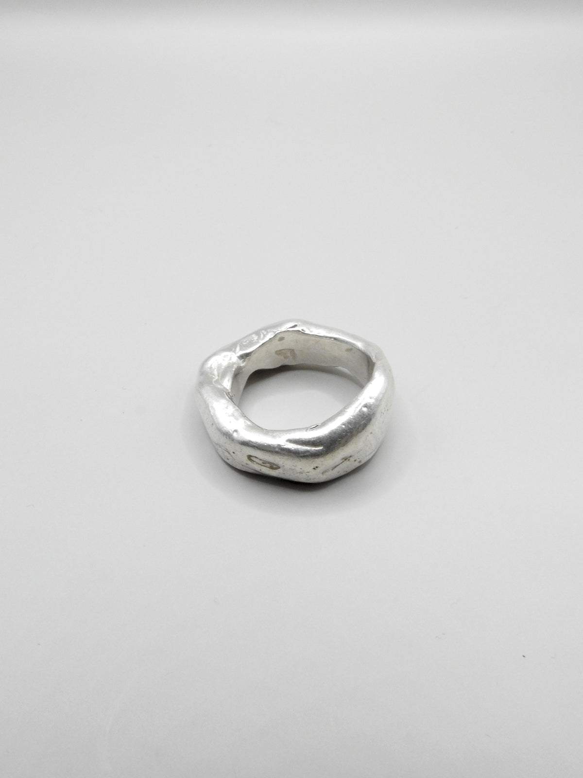 Mass ring size 63