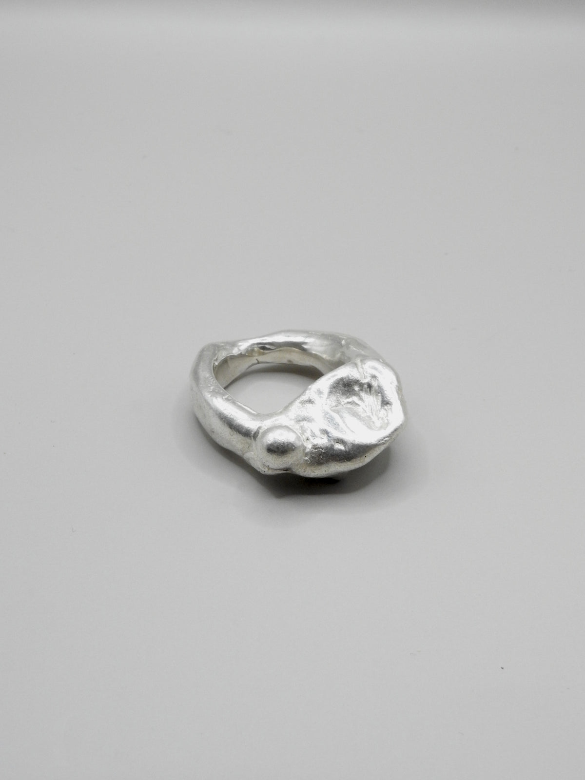 Pebble ring size 54